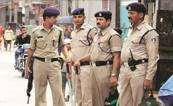 Coronavirus से ठीक हो चुका पुलिसकर्मी फिर संक्रमित, इलाज करने वाले डॉक्टर हैरान ! प्रतीकात्मक तस्वीर- India TV Hindi