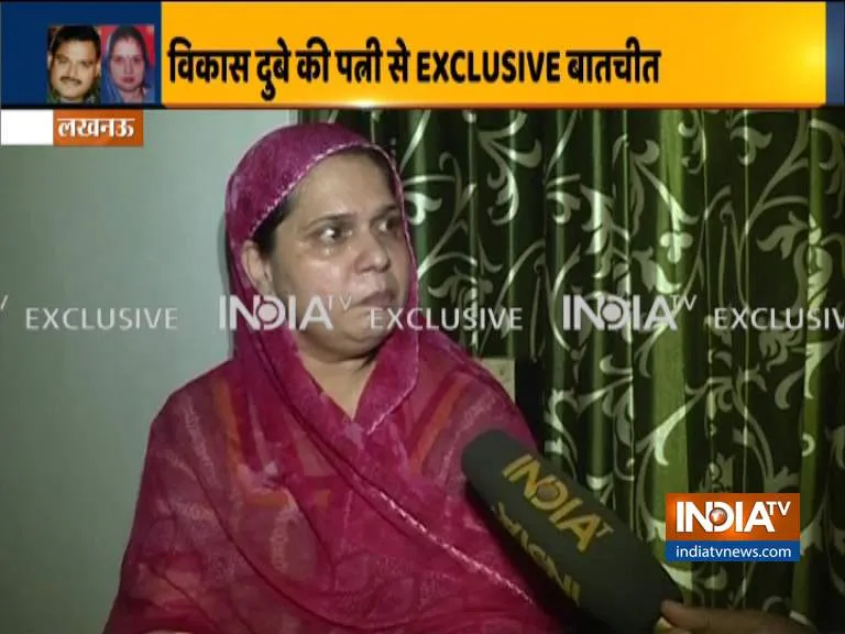 Exclusive: विकास दुबे की पत्नी ने मांगी शहीद पुलिसकर्मियों के परिवार से माफी, बताए कई और भी 'राज' Vikas Dubey wife Richa Dubey exclusive interview on India tv- India TV Hindi