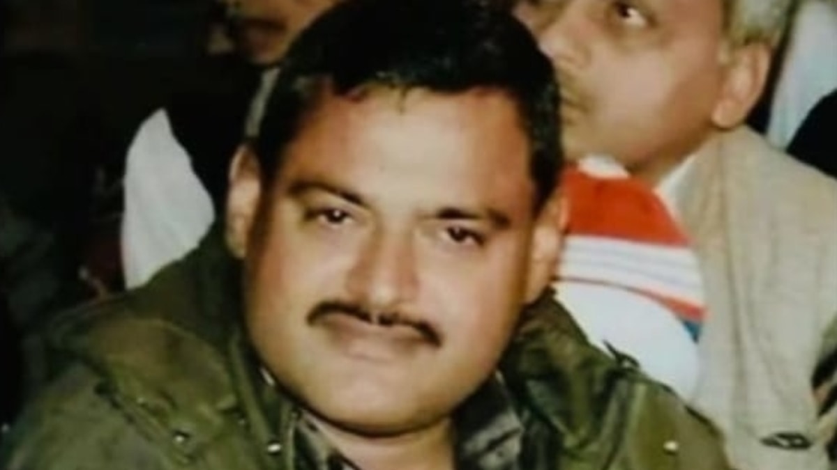 जानें, कौन है कानपुर में 8 पुलिसवालों की शहादत का जिम्मेदार हिस्ट्रीशीटर विकास दुबे
https://ift.tt/38mep2t