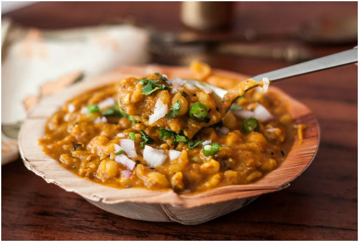 Recipe: इस वीकेंड बनाएं ठेले वाली चटपटी चाट मटर, घर बैठे-बैठे मिल जाएगा स्ट्रीट फूड का मजा Chaat Matar- India TV Hindi