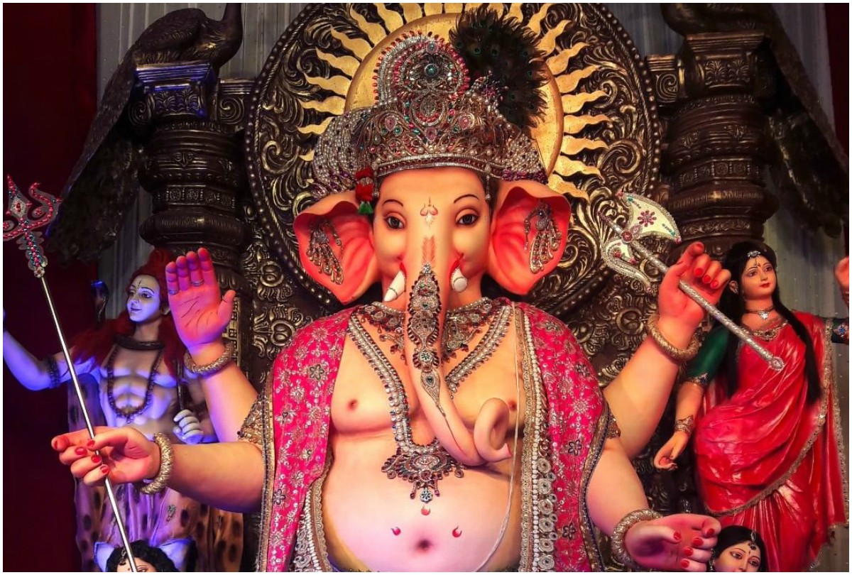 જાણો કેમ ભગવાન ગણેશ કહેવાયા 'એકદંત', શું છે તેમના તોડેલા દાંતની રહસ્યમય કહાની? 2 Ganesh Chaturthi