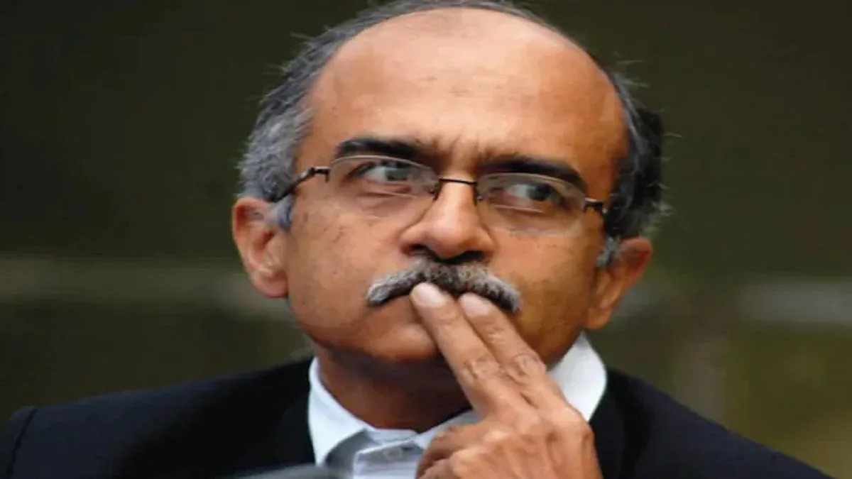 Supreme Court Doesn't Accept Prashant Bhushan's Regret Over Corruption Remark- India TV Hindi