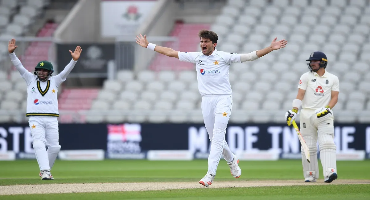 Highlights, ENG vs PAK 1st Test, Day 2 : पहली पारी में लड़खड़ाई इंग्लैंड की टीम (92/4), पाकिस्तान (326) ने कसा शिकंजा ENG vs PAK, pakistan vs england live score,eng vs pak live score,pakistan tour of 2020,England vs Pa- India TV Hindi