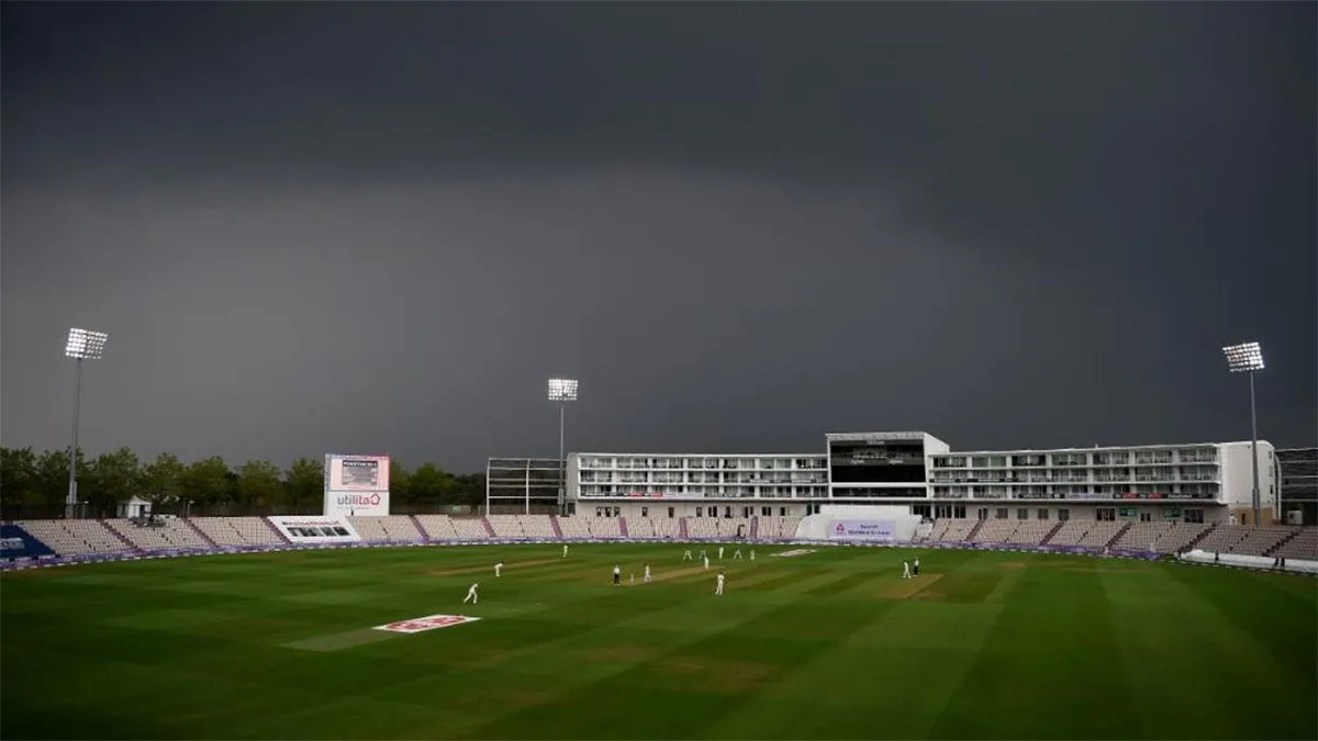 Highlights, ENG vs PAK 2nd Test, Day 1 : बारिश के कारण पूरा नहीं हो सका तीसरे सेशन का खेल, पाकिस्तान 126/5 ENG vs PAK, pakistan vs england live score,eng vs pak live score,pakistan tour of 2020,England vs Pa- India TV Hindi