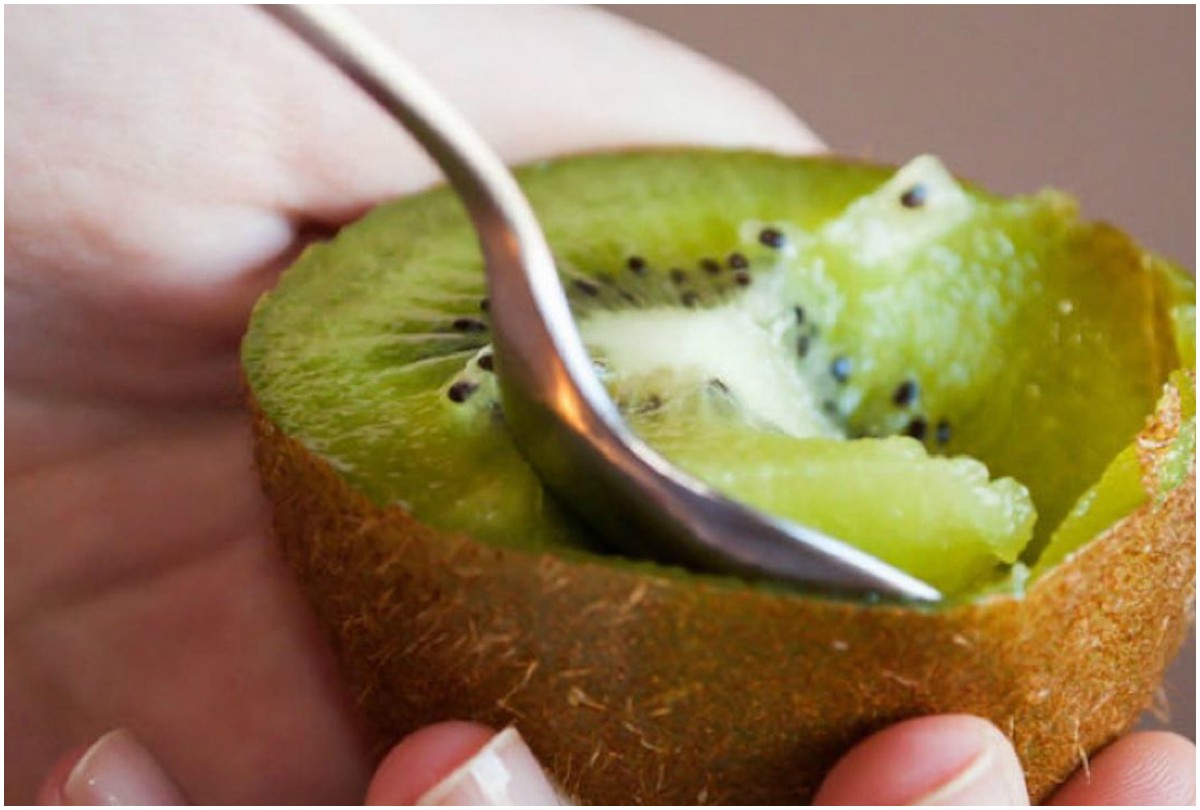 Home made Kiwi face mask Kiwi face pack good for glowing skin anti