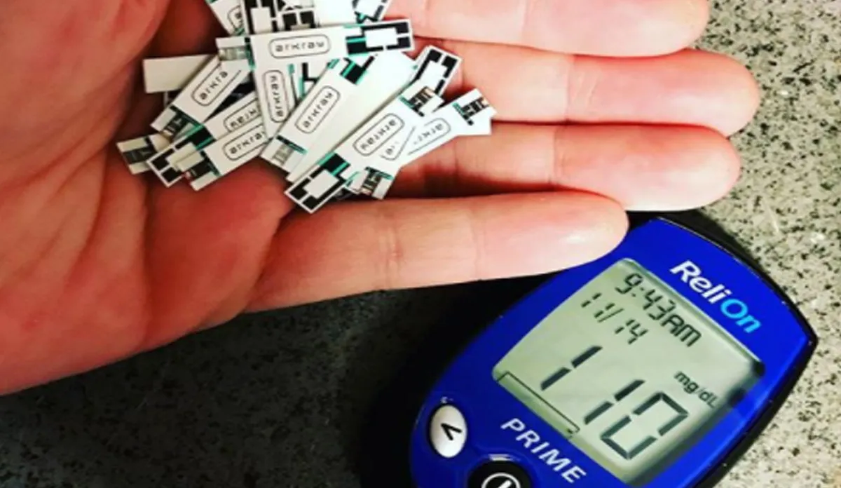 घर पर ब्लड शुगर चेक करते हैं? इन बातों का ध्यान रखिए वरना होगा नुकसान घर पर ब्लड शुगर चेक करते हैं? इन बातों का ध्यान रखिए वरना होगा नुकसान- India TV Hindi