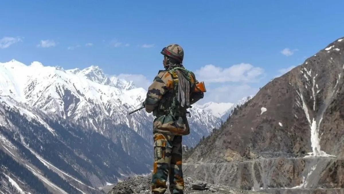 भारत-चीन में तनाव को कम करने के लिए 2-3 दिन में होगी कोर कमांडर स्तर की बातचीत: सूत्र Ladakh China Standoff, China Attack on India 2020, Galwan Ghati, China Attacks India- India TV Hindi