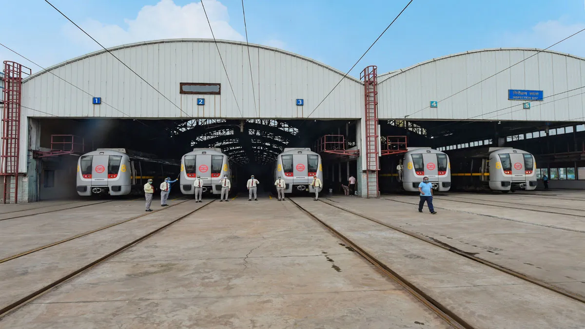 दिल्ली मेट्रो कल से होगी शुरू, ऐसी होगी व्यवस्था, देखें पूरी जानकारी Delhi Metro resumption: CISF outlines airport-like 'touch-free' security check for commuters- India TV Hindi