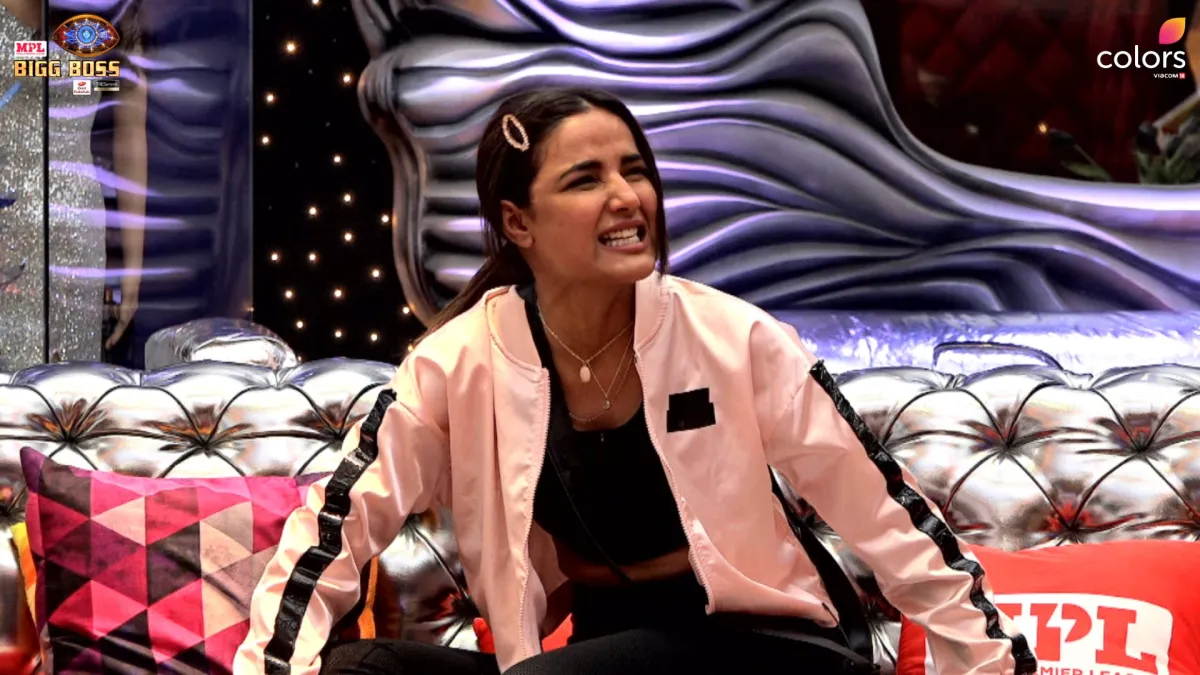 Bigg Boss 14: कैप्टंसी टास्क में दांव पर लगी दोस्ती, कविता एजाज को अच्छा दोस्त मानने से करेंगी मना Jasmin Bhasin- India TV Hindi