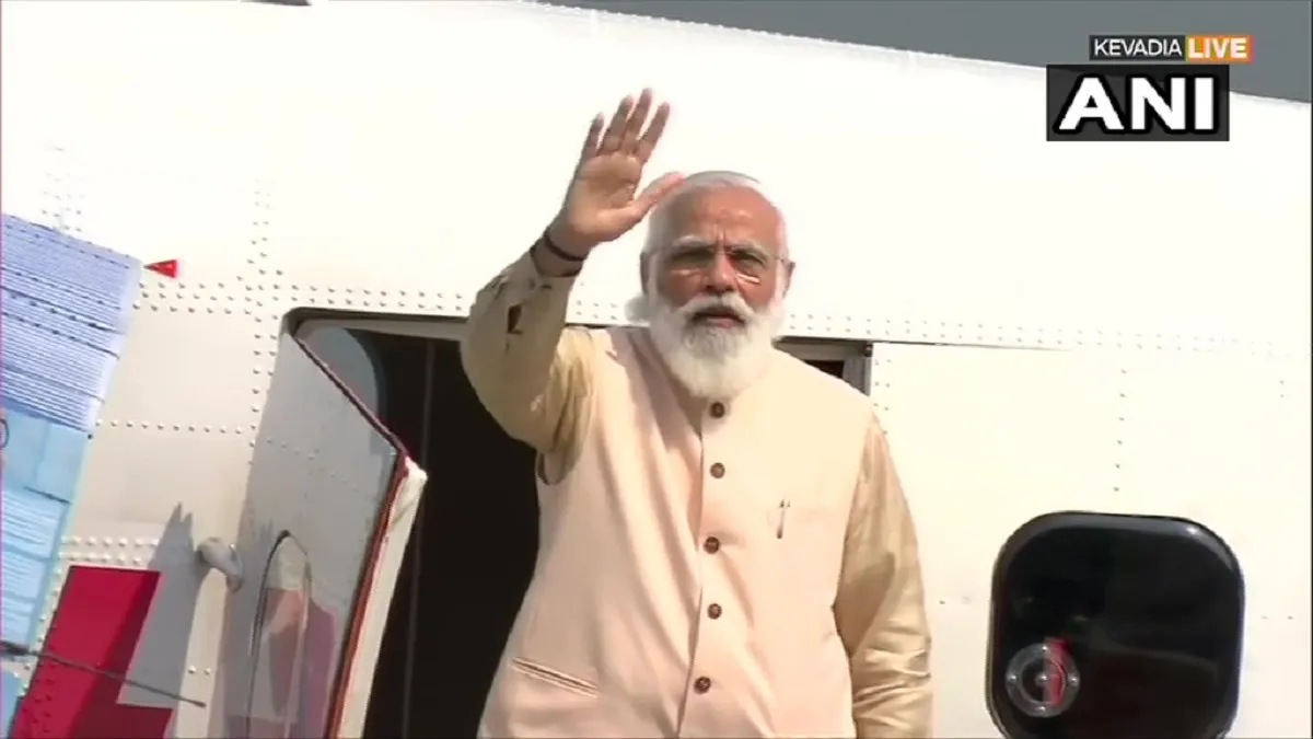 देश की पहली सी-प्लेन सर्विस की आज से शुरुआत, पीएम मोदी ने किया उद्घाटन <p>PM Modi</p>- India TV Hindi