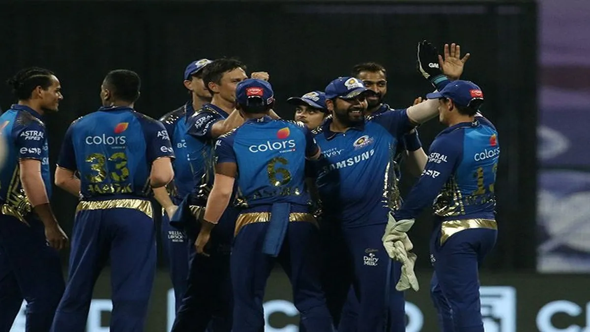 IPL 2020 MI vs RR Highlights : सूर्य (79) की पारी के बाद घातक गेंदबाजी से मुंबई ने 57 रनों से राजस्थान को हराया Live Cricket Score MI vs RR Mumbai Indians vs Rajasthan Royals Live match Score Online in hindi- India TV Hindi