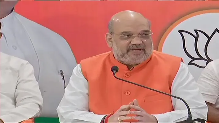 अमित शाह ने एक तीर से किए 3 शिकार, ओवैसी-TRS और रोहिंग्या मुसलमानों पर जमकर बरसे hyderabad municipal corporation polls 2020, hyderabad civic polls, bjp, aimim, trs, Amit Shah- India TV Hindi