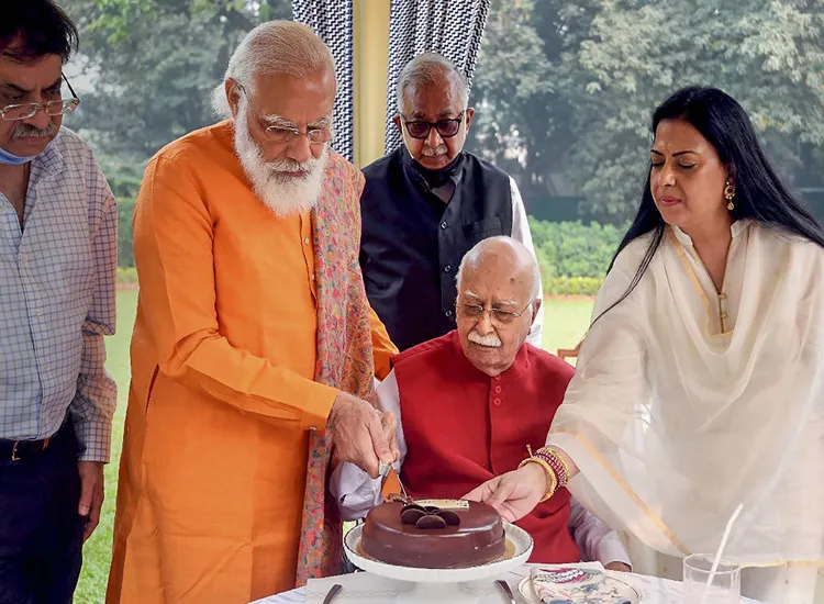 pm modi and advani- India TV Hindi