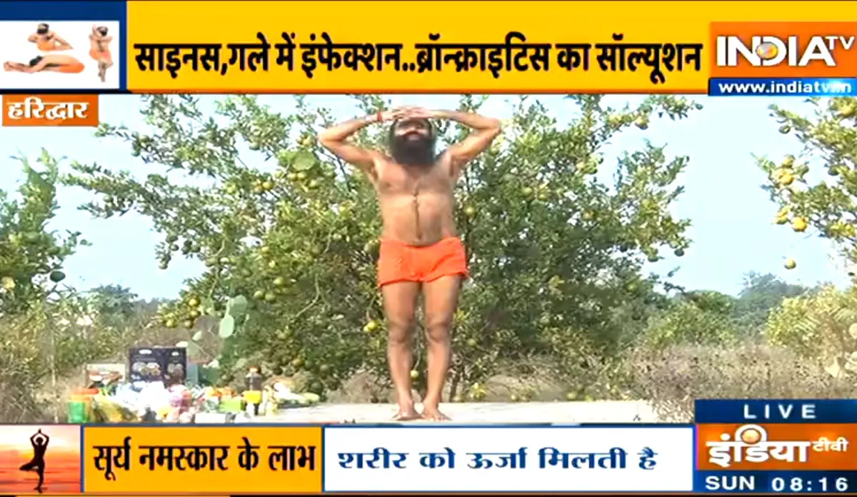 सर्दियों में एलर्जी से हैं परेशान? योग और आयुर्वेद से भगाएं हर रोग, स्वामी रामदेव से जानिए उपाय dealing winter diseases and allergy from yoga- India TV Hindi
