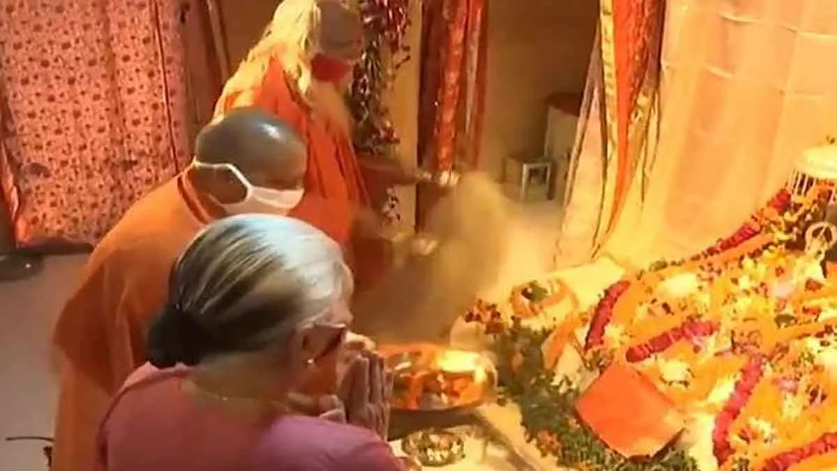 LIVE: छोटी दिवाली पर आयोध्या में जले रिकॉर्ड 5 लाख 51 हजार दिए, सीएम योगी भी मौजूद Yogi Adityanath, Ayodhya, Diwali- India TV Hindi