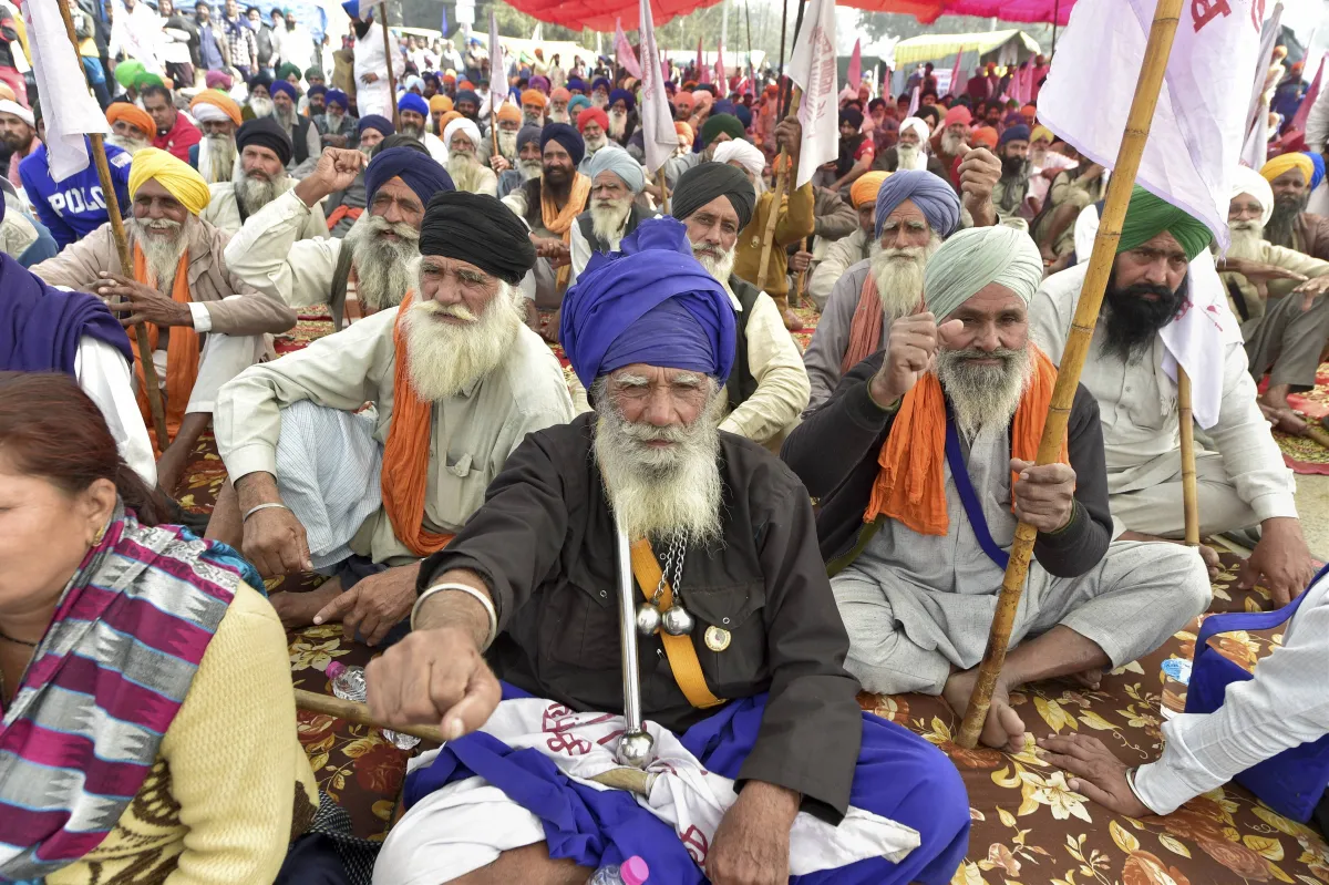 Farmers Protest: सरकार के साथ बैठक के बाद बोले किसान- सरकार चाहती है कानून में संशोधन, पर हम वापस लिए जाने पर अड़े Farmers Protest- India TV Hindi