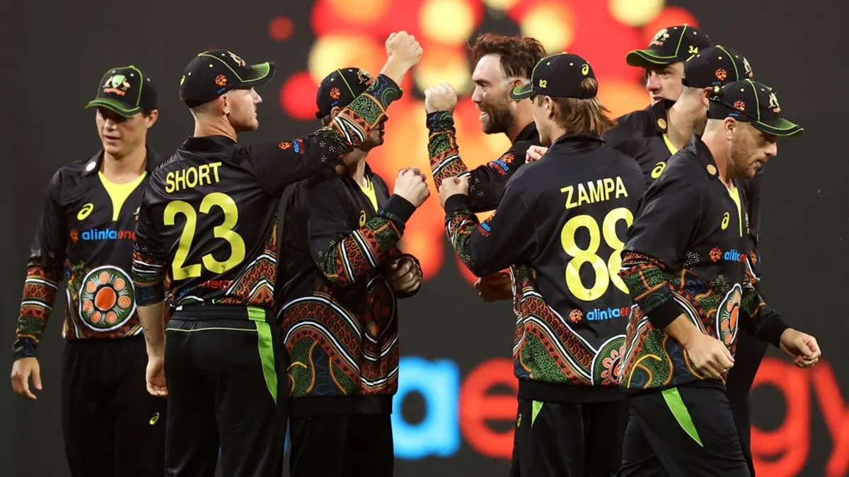 AUS vs IND 3rd T20I Highlights : स्वेपसन (3/23) की लाजवाब गेंदबाजी से ऑस्ट्रेलिया ने 12 रन से जीता मुकाबला, व्यर्थ गई कोहली की 85 रन की पारी india vs australia live cricket score 3rd T20I match live score updates in hindi- India TV Hindi