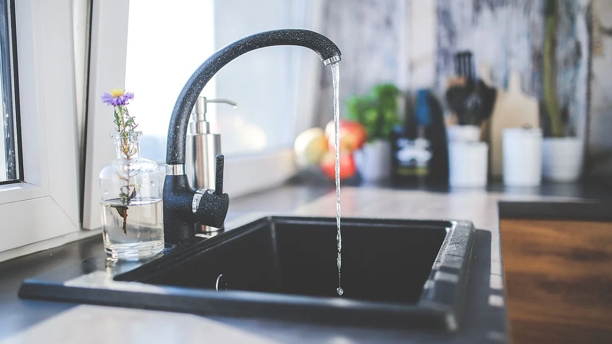 Vastu Tips If Water Is Dripping From The Tap Get It Made Immediately Vastu Defects नल से