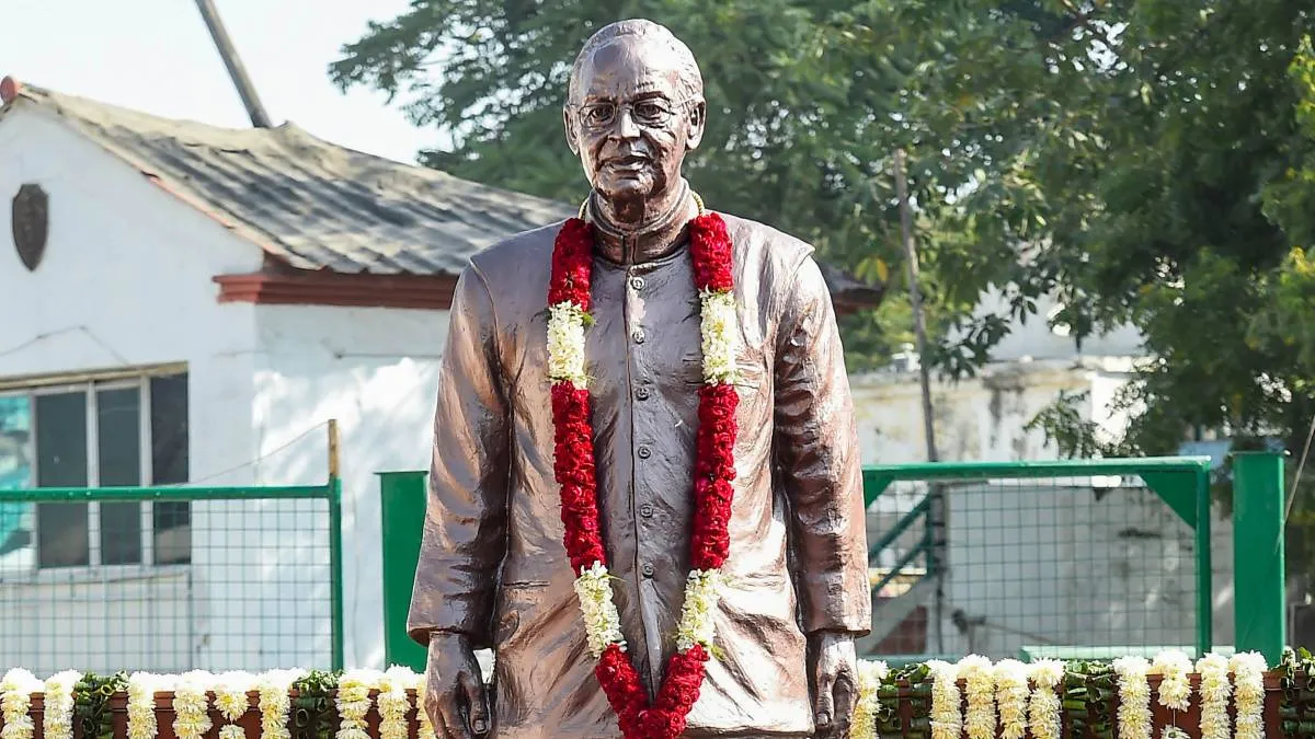 गृह मंत्री अमित शाह ने DDCA परिसर में अरूण जेटली की प्रतिमा का किया अनावरण Arun Jaitley Statue- India TV Hindi