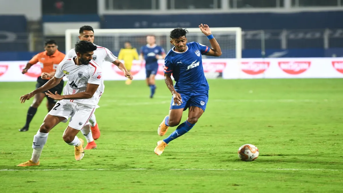ISL - 7 : नॉर्थईस्ट युनाइटेड ने बेंगलुरु को 2-2 से ड्रॉ पर रोका North East United vs Bengaluru- India TV Hindi