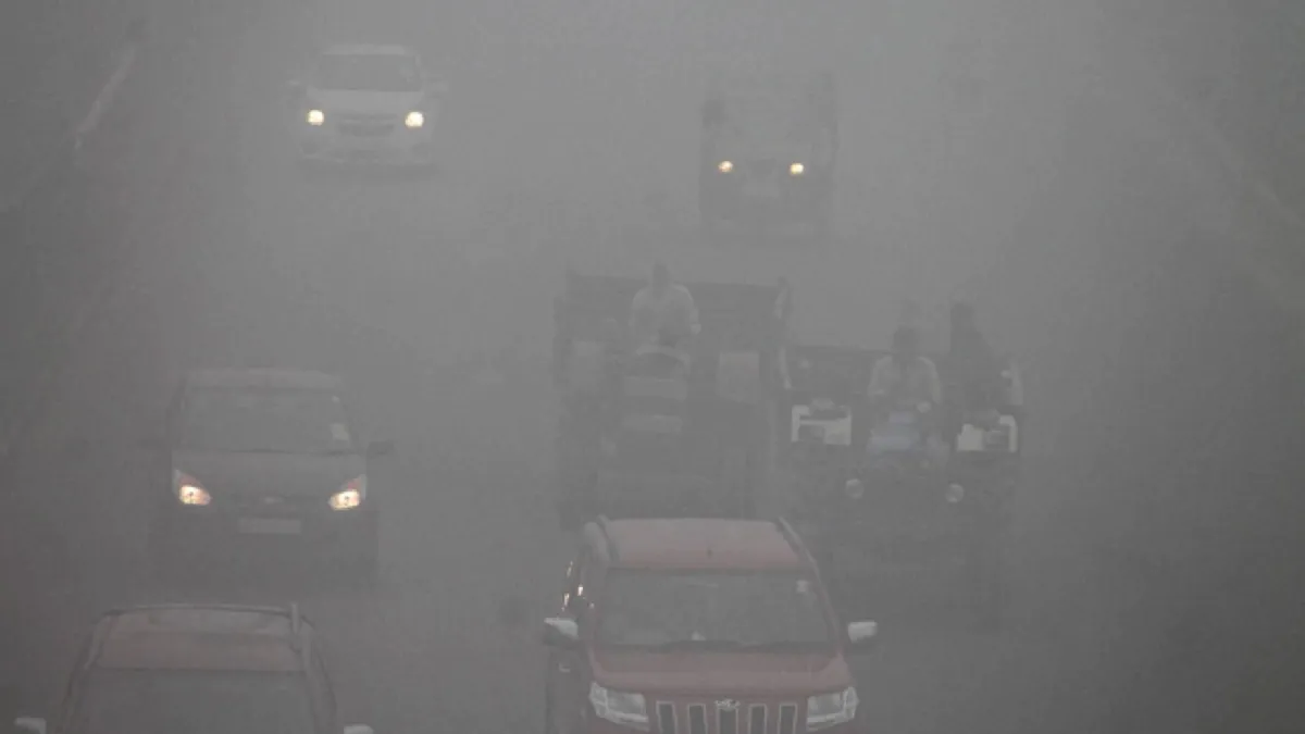Weather News: दिल्ली समेत पूरा उत्तर भारत भयंकर शीतलहर की चपेट में, शनिवार को कोहरा मचाएगा कोहराम weather news delhi ncr minimum temperature fog alert issued cold wave intensifies- India TV Hindi