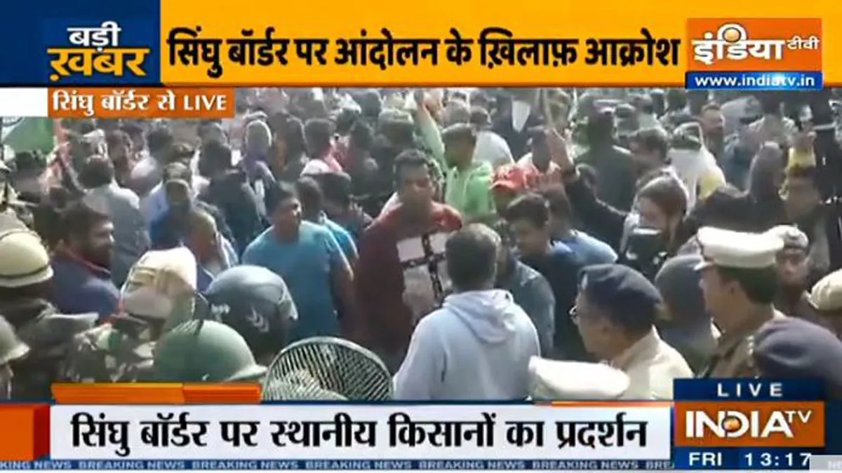 प्रदर्शन के विरोध में प्रदर्शन, सिंघु बॉर्डर पर आमने-सामने किसान और स्थानीय गांव वाले <p>शुक्रवार को सिंघू...- India TV Hindi
