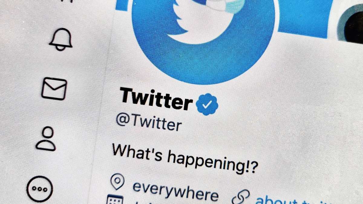 Twitter re-opens verifications from Jan 22: Know how is the blue tick  awarded? - Twitter का ऐलान इन अकाउंट्स का वेरिफाइड स्टेटस होगा खत्म, बचने  के लिए ऐसे करें अप्लाई - India
