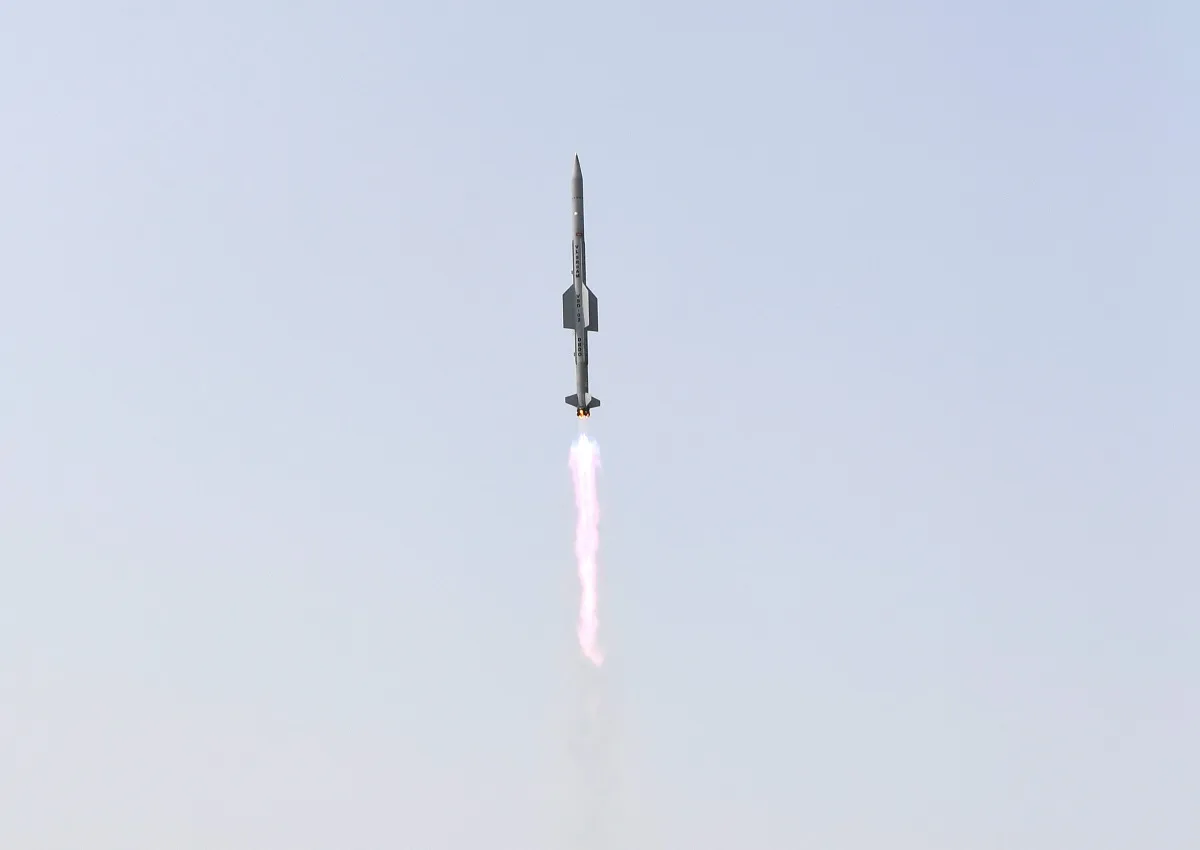 DRDO और NAVY की एक और सफलता, इंटरसेप्टर मिसाइल का किया सफल परीक्षण DRDO and Indian NAVY successful tested sea based endo atmospheric interceptor missile- India TV Hindi