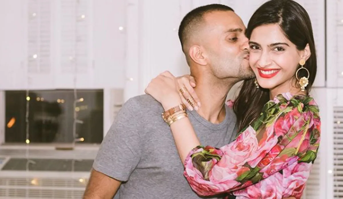 सोनम कपूर को आनंद अहूजा ने न्यूयॉर्क में किया था प्रपोज, एक्ट्रेस ने शेयर की थ्रोबैक तस्वीर- India TV Hindi