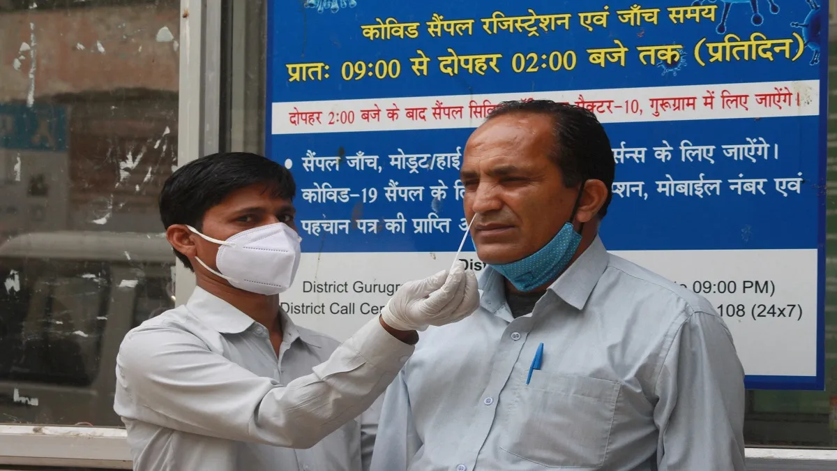 देश में कोरोना के मामले तेजी से बढ़े, एक दिन में 62,258 नए मामले सामने आए देश में कोरोना के मामले तेजी से बढ़े, एक दिन में 62,258 नए मामले सामने आए - India TV Hindi