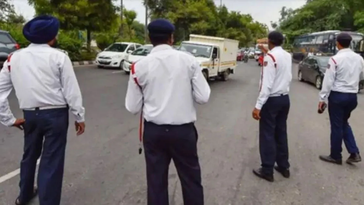चेतावनी! 15000 रुपए का कटेगा चालान और 2 साल की होगी जेल, अगर गाड़ी में किया यह काम चेतावनी! लगेगा 15000 रुपए जुर्माना और 2 साल की जेल, अगर गाड़ी में किया यह काम- India TV Hindi