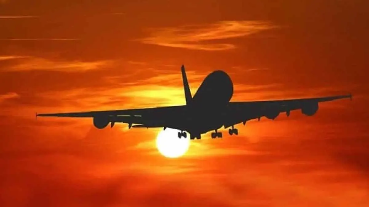 DGCA ने अंतरराष्ट्रीय उड़ानों और वीजा पर प्रतिबंध को 30 अप्रैल तक बढ़ाया, कोरोना के दोबारा बढ़ने पर लिया फैसला Suspension of international flights further extended till 30th April 2021- India TV Hindi