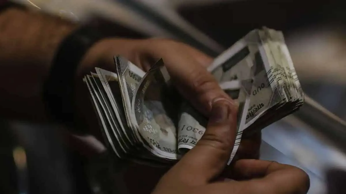 3 दिन में यहां लोगों ने कमाएं 9.41 लाख करोड़ रुपये, मोटी कमाई के लिए आप भी करें तुरंत ऐसे शुरुआत Investor wealth jumps Rs 9.41 lakh cr in 3 days of market rally- India TV Hindi