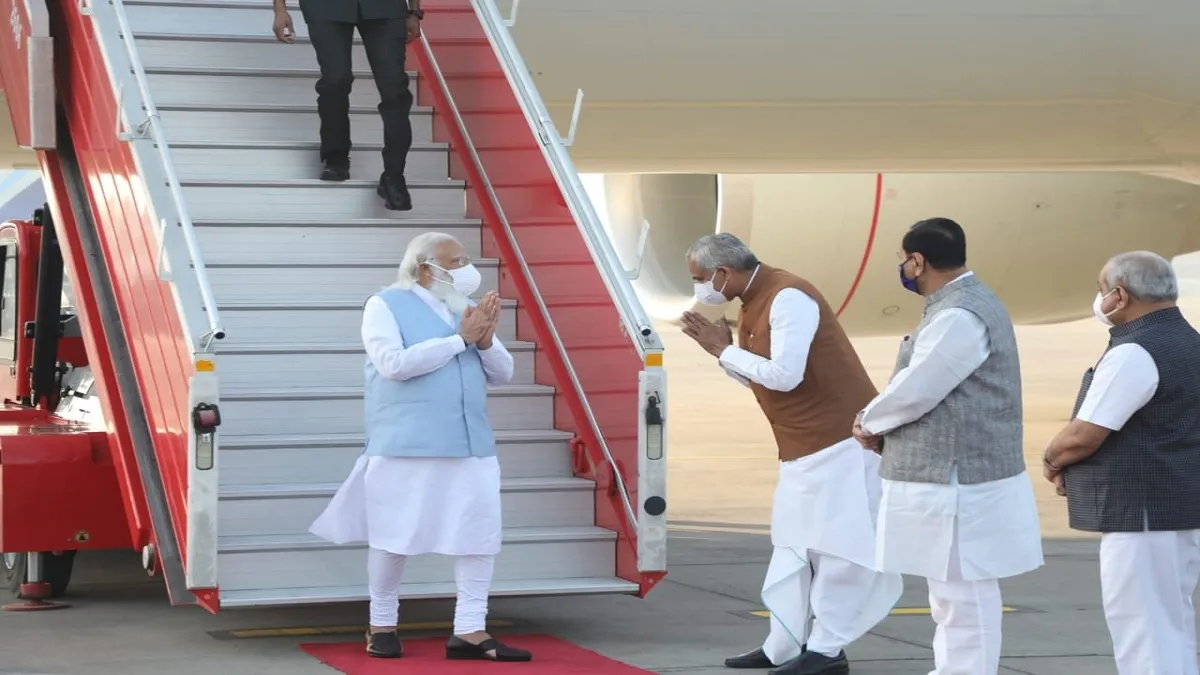सैन्य कमांडरों के सम्मेलन में हिस्सा लेने प्रधानमंत्री केवडिया पहुंचे PM Narendra Modi reaches Kevadia for Combined Commanders' Conference सैन्य कमांडरों के सम्मेलन में ह- India TV Hindi