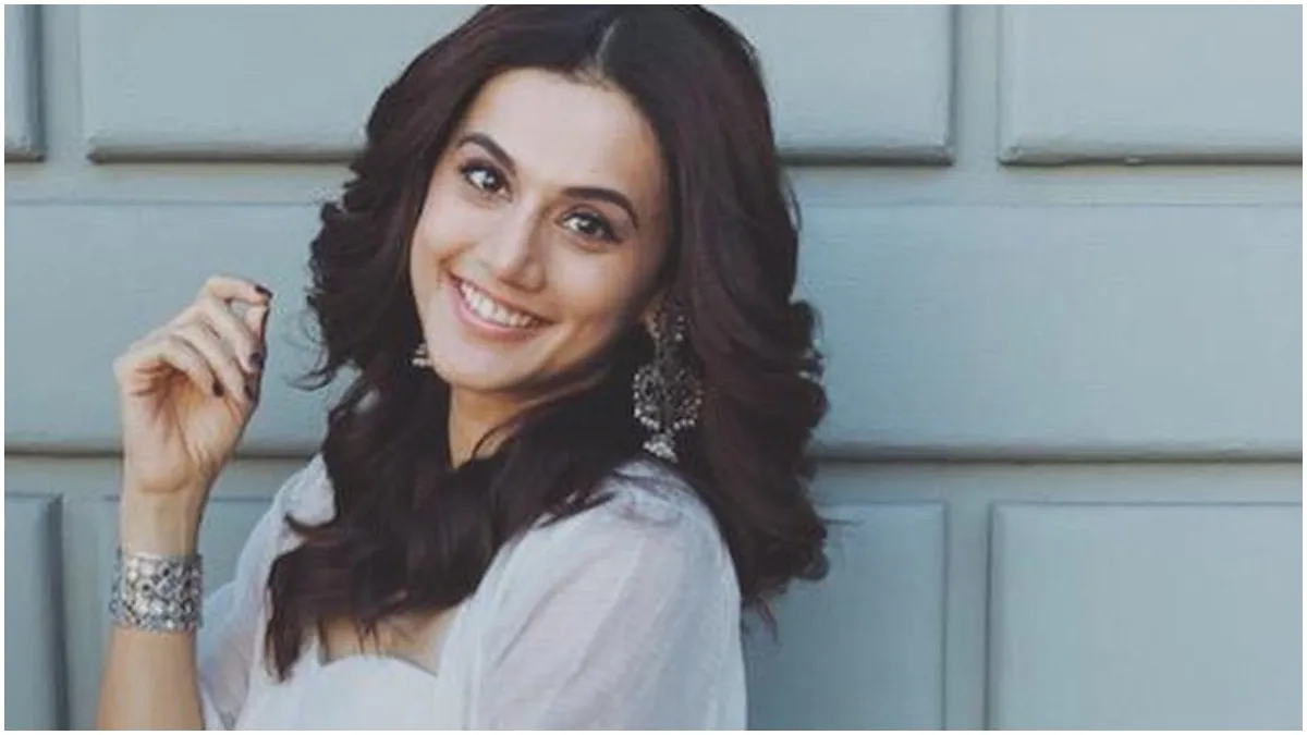 तापसी पन्नू ने अनजान बुजुर्ग महिला को डोनेट किया प्लेटलेट, एक्ट्रेस तिलोत्तमा शोम ने की तारीफ taapse pannu - India TV Hindi