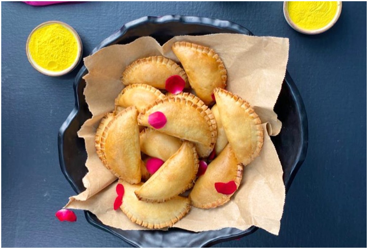 Try this holi Dry fruit Gujia at home ghar par meve wali Gujia banane