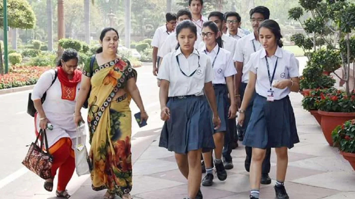 दिल्ली सरकार ने विद्यालयों में पहले ही कर दिया ग्रीष्म अवकाश, 20 अप्रैल से नौ जून तक छुट्टी रहेगी प्राइवेट और सरकारी स्कूलों में गर्मी की छुट्टियों को लेकर दिल्ली सरकार का बड़ा फैसला - India TV Hindi