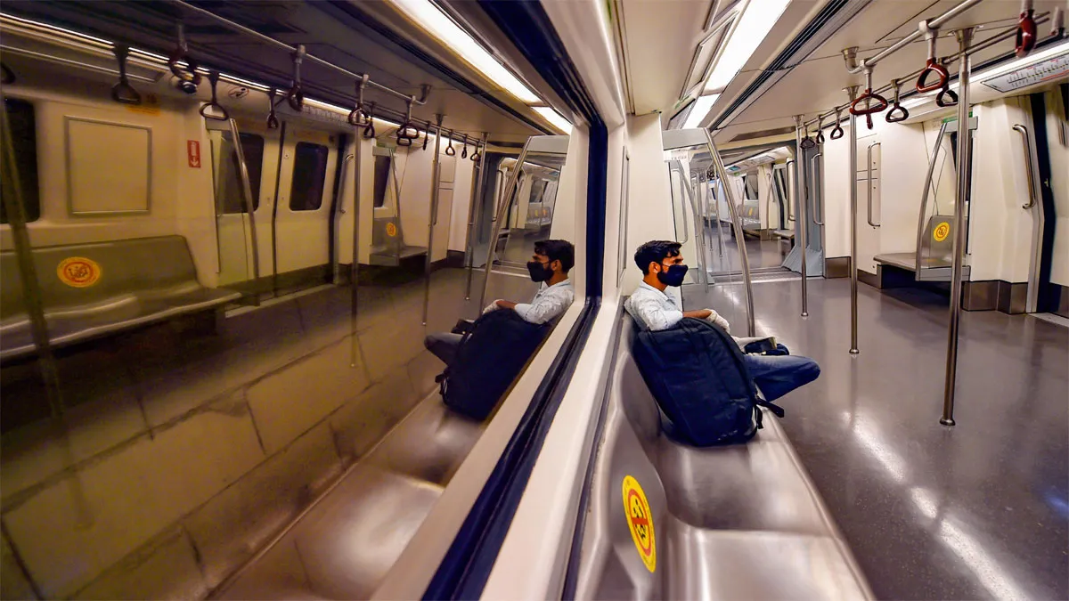 दिल्ली में कर्फ्यू के दौरान मेट्रो में हो सकती है 30 मिनट की देरी: DMRC <p>कर्फ्यू के दौरान...- India TV Hindi