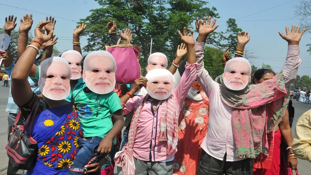 जो खेला करने की सोच रहे थे, उनके साथ खेला हो गया, नंदीग्राम में 'दीदी' क्लीन बोल्ड हो गई हैं- PM PM narendra modi bengal election rally big points बंगाल के बर्द्धमान में रैली को संबोधित कर रहे हैं - India TV Hindi