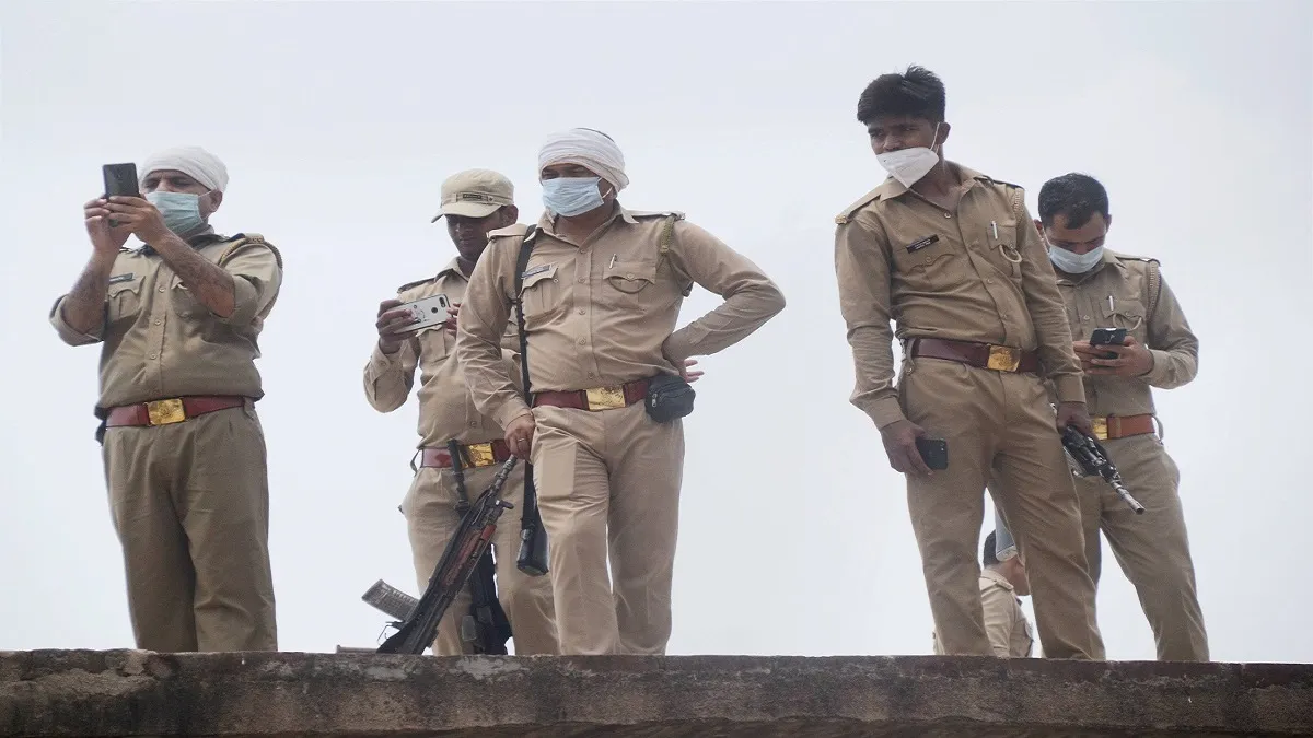 योगी के गढ़ में भाजपा नेता की हत्या, तीन आरोपी गिरफ्तार BJP leader killed in gorakhpur योगी के गढ़ में भाजपा नेता की हत्या, तीन आरोपी गिरफ्तार- India TV Hindi