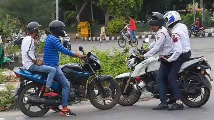 खुशखबरी! कार, मोटरसाइकिल का ट्रैफिक चालान कटने पर भी नहीं देने होंगे पैसे! जरुर पढ़ें यह नियम खुशखबरी! कार, मोटरसाईकिल का चालान कटने पर नहीं देने होंगे पैसे! देखें नया ट्रैफिक नियम- India TV Hindi