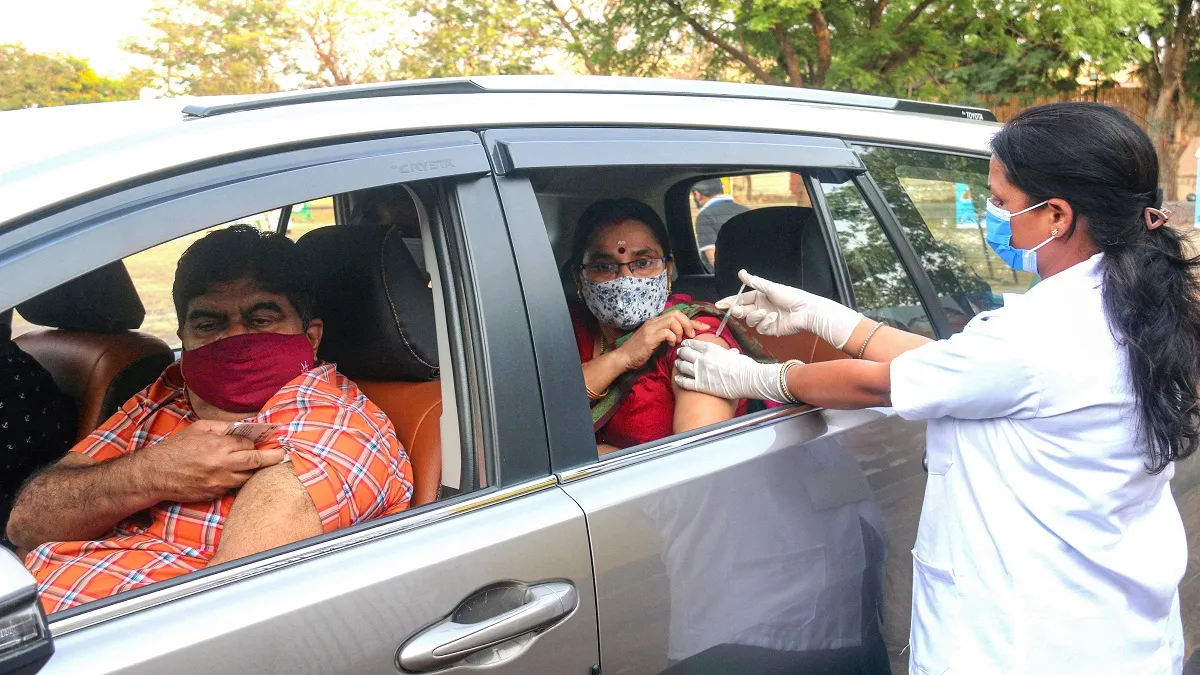 झारखंड सरकार का ऐलान, स्वास्थ्यकर्मियों को मिलेगा एक माह का मूल वेतन प्रोत्साहन राशि के रूप में Jharkhand announces one month's extra pay to COVID health workers- India TV Hindi
