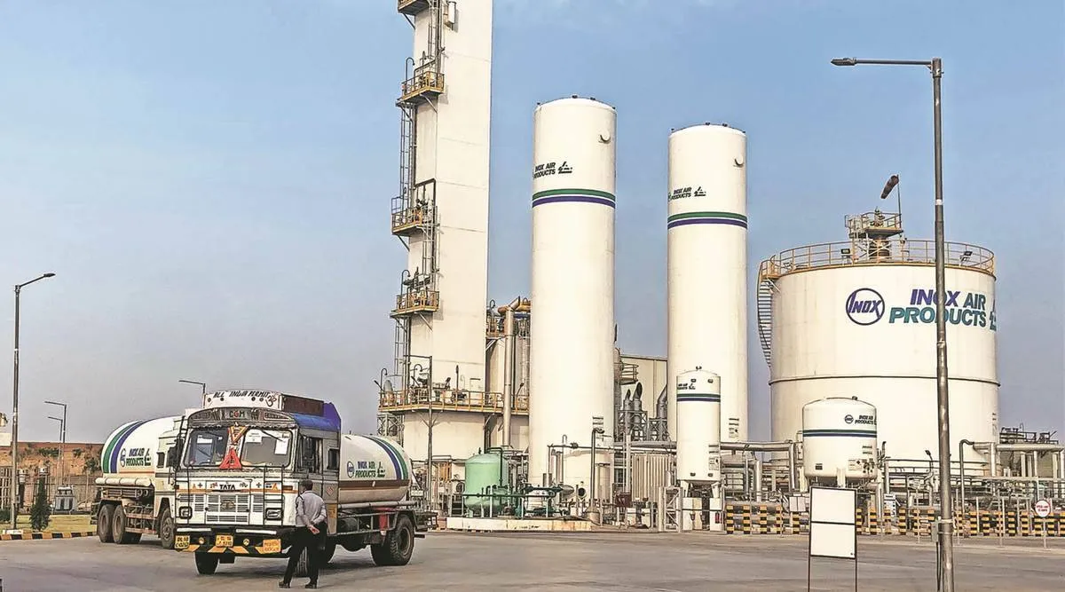 Supply 700 MT oxygen to Delhi daily, don't make us to go firm, SC tells Centre- India TV Hindi