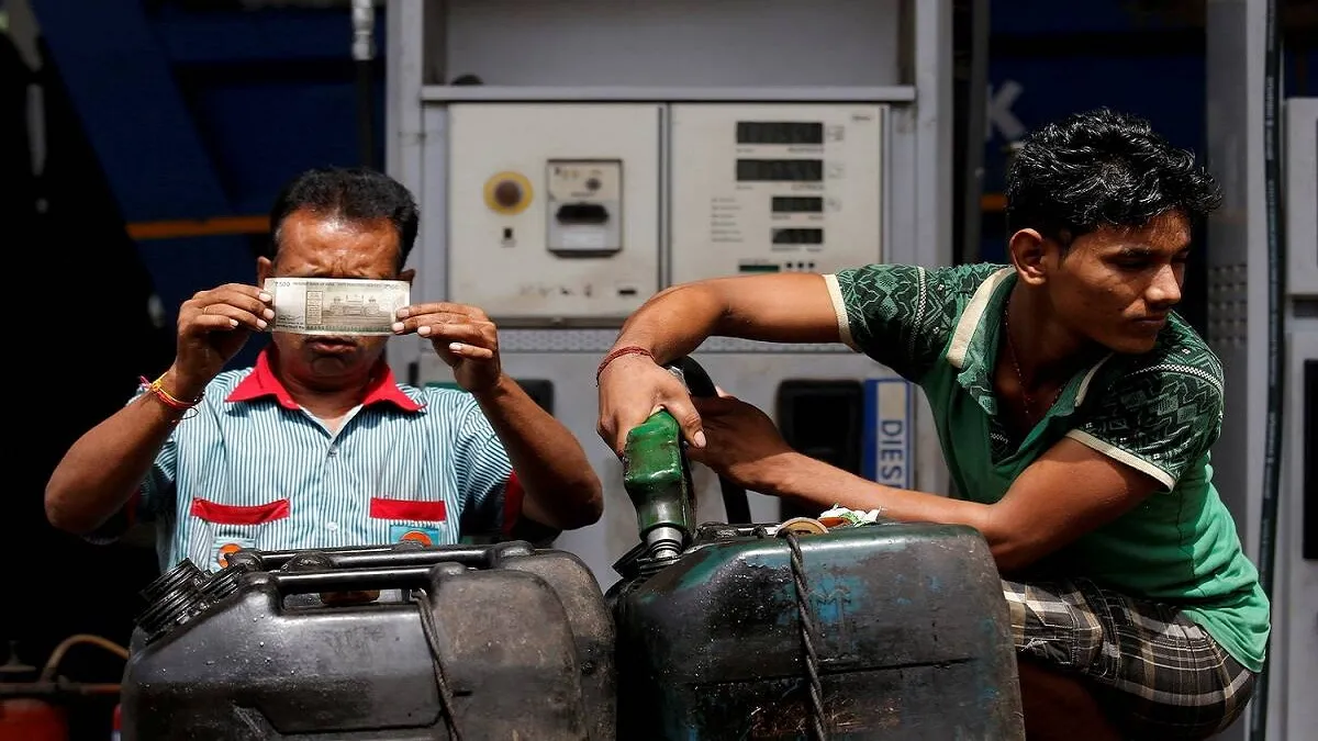 Petrol Price Today: पेट्रोल के बाद डीजल भी हुआ 100 के पार, जानें पूरे देश में आज क्या है रेट Petrol Diesel Price Today 21st June 2021- India TV Hindi