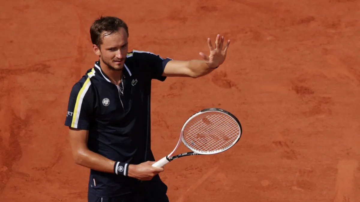 डेनिल मेदवेदेव ने फ्रेंच ओपन के क्वार्टर फाइनल में बनाई जगह Daniil Medvedev made it to the quarterfinals of the French Open- India TV Hindi