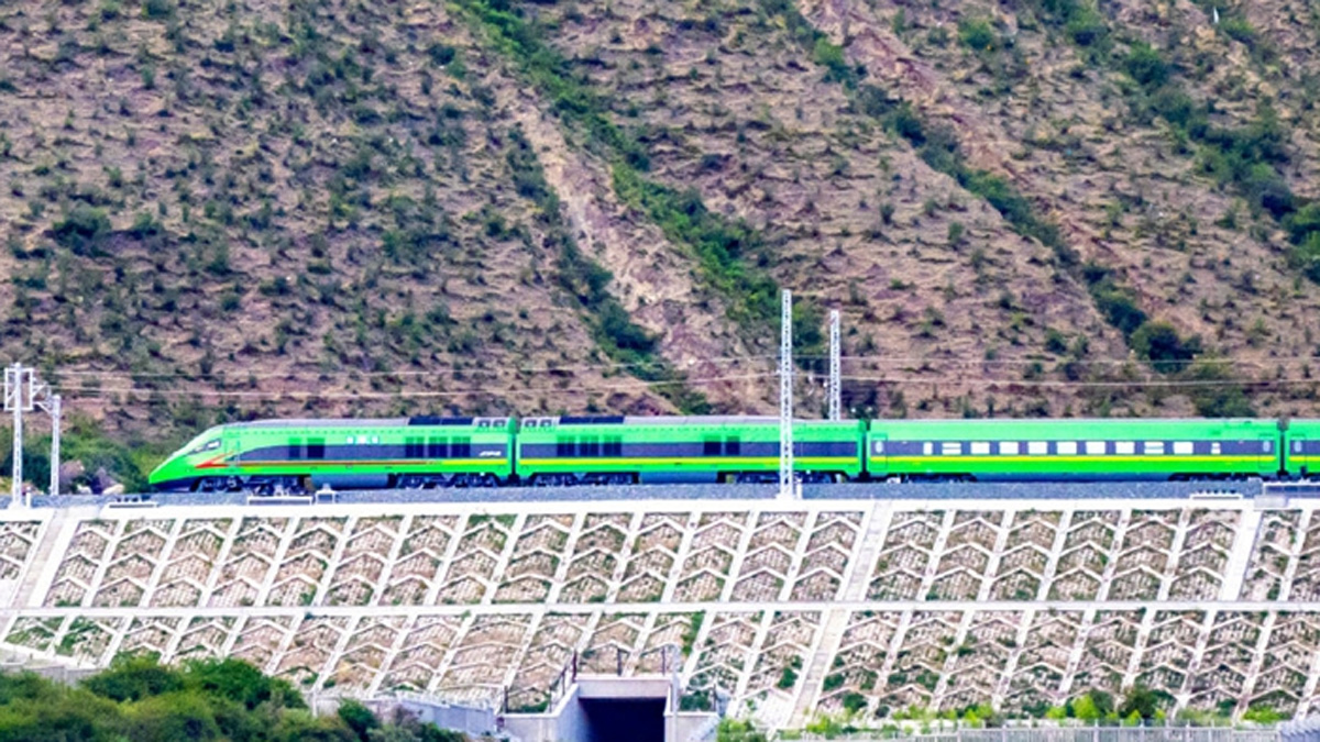 China Starts 1st Fully Electrified Bullet Train Near India Border In ...