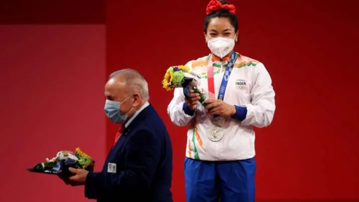 Highlights, Tokyo Olympics 2020 Day 1: मीराबाई चानू ने सिल्वर मेडल जीतकर रचा इतिहास, बेरंग दिखे बाकी खिलाड़ी मीराबाई चानू ने सिल्वर मेडल जीतकर रचा इतिहास, बेरंग दिखे बाकी खिलाड़ी- India TV Hindi