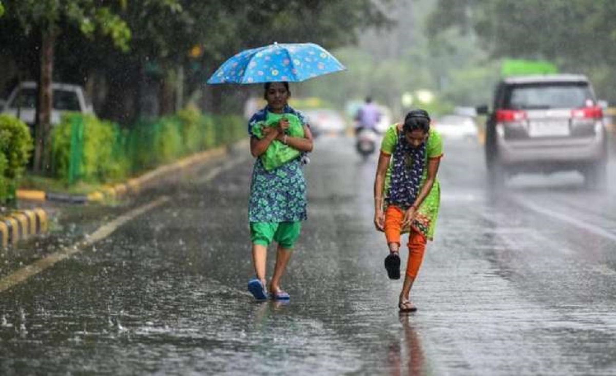 Rain showers in Delhi-NCR, weather will be pleasant for next two days