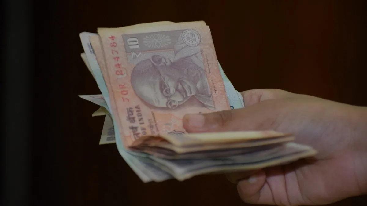 GST में बड़ा बदलाव करने की तैयारी में सरकार, तीन स्तरीय शुल्क ढांचे पर चल रहा है विचार GST systematically flawed there is lot of tax leakage, soon 3tier GST with highest slab at 18percent- India TV Hindi