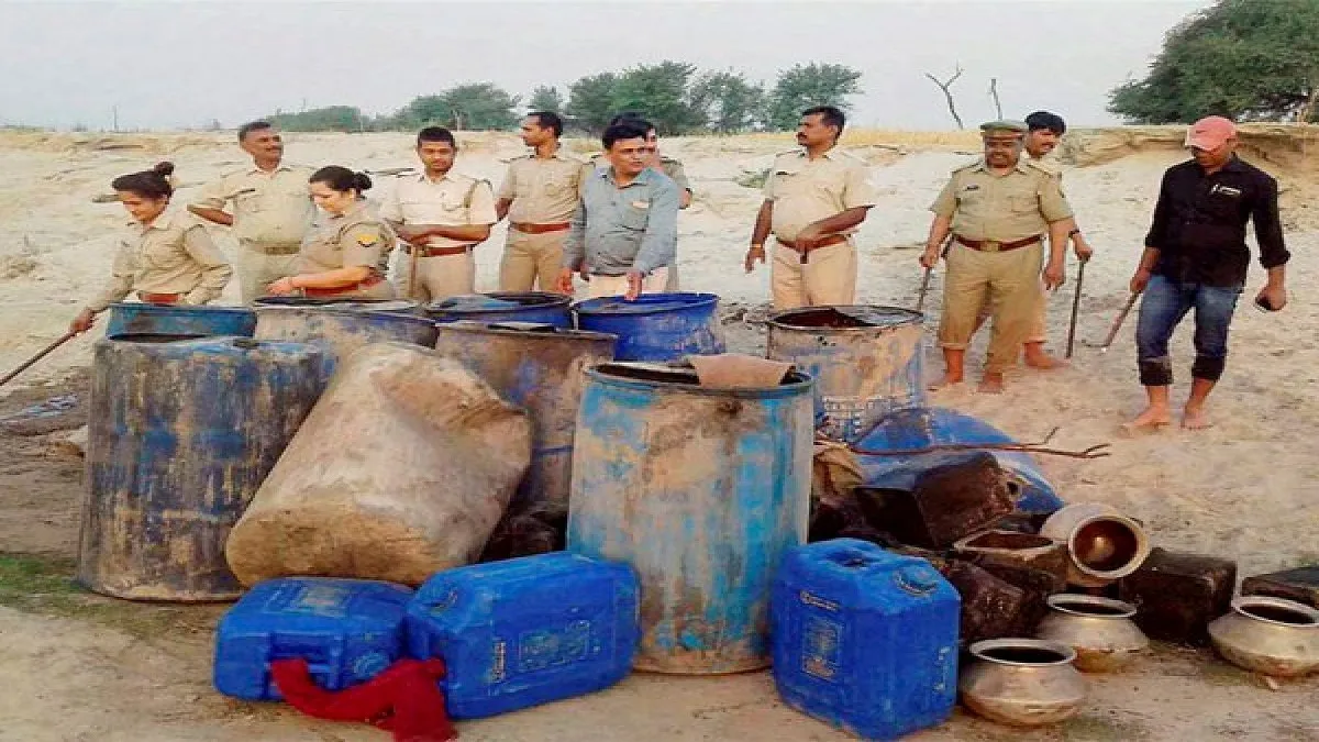 मध्य प्रदेश में अब नकली शराब बेचने पर होगी फांसी, कैबिनेट ने प्रस्ताव को दी मंजूरी MP cabinet gives nod to death penalty proposal in spurious liquor cases- India TV Hindi